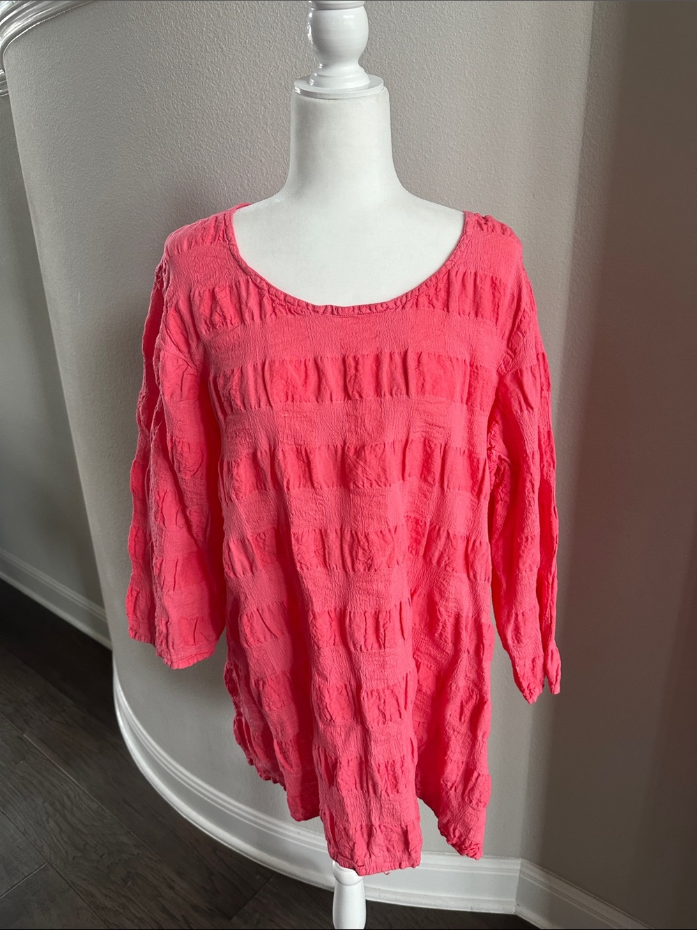 FLAX-Women's Textured Scoop Neck Tunic Top - Coral Pink-Large